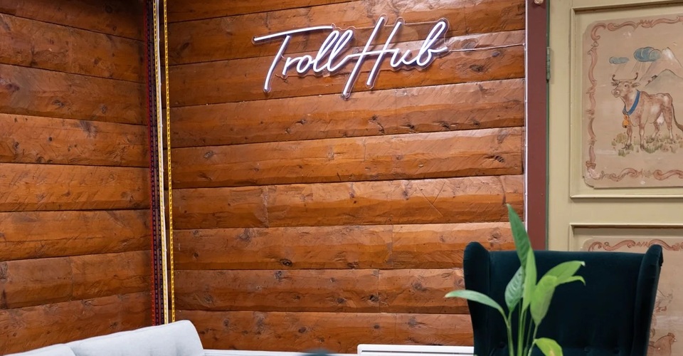 Trollhub